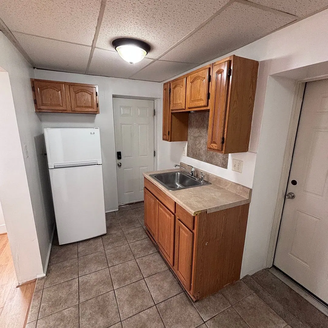 5562 Main Street — Photo 3