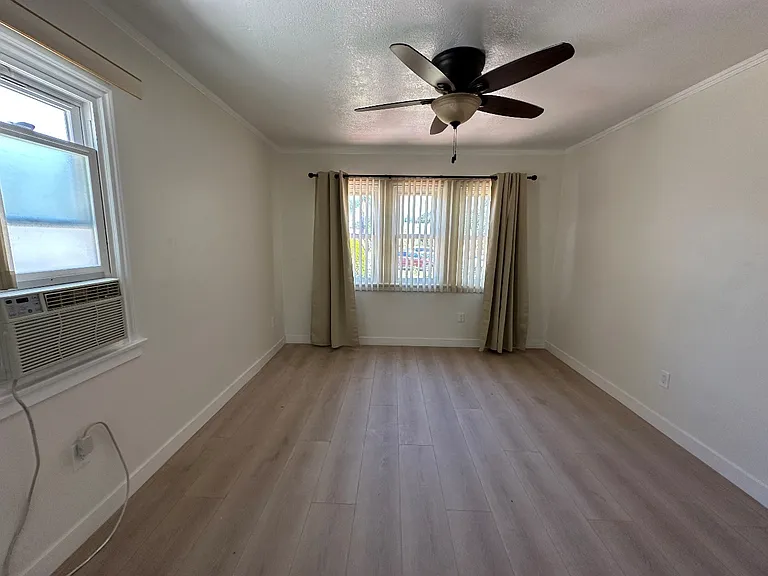 328 E Linda Vista Ave — Photo 12