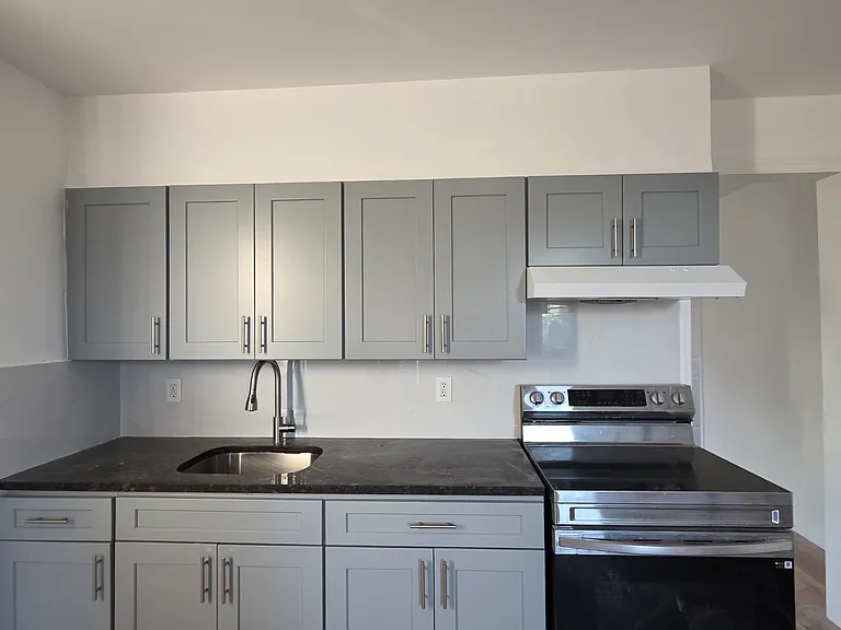 154 Weed Ave #2R — Photo 5