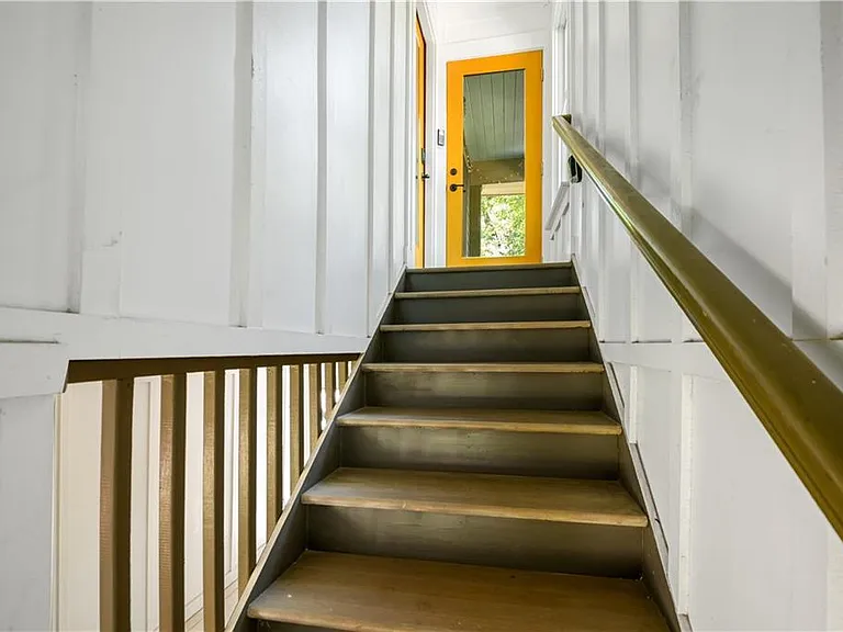 347 Sinclair Ave NE — Photo 32