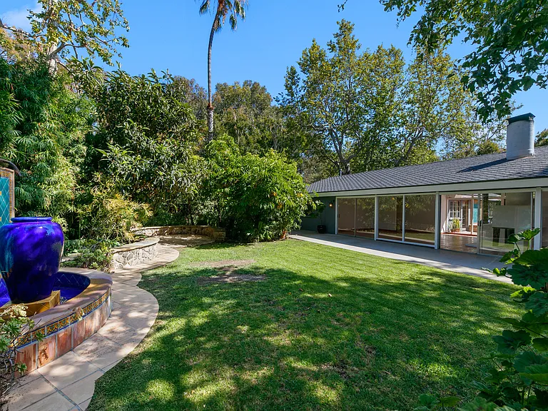 6328 Frondosa Dr — Photo 26