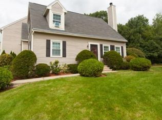 17 Shoalcreek Rd, Hudson, NH 03051