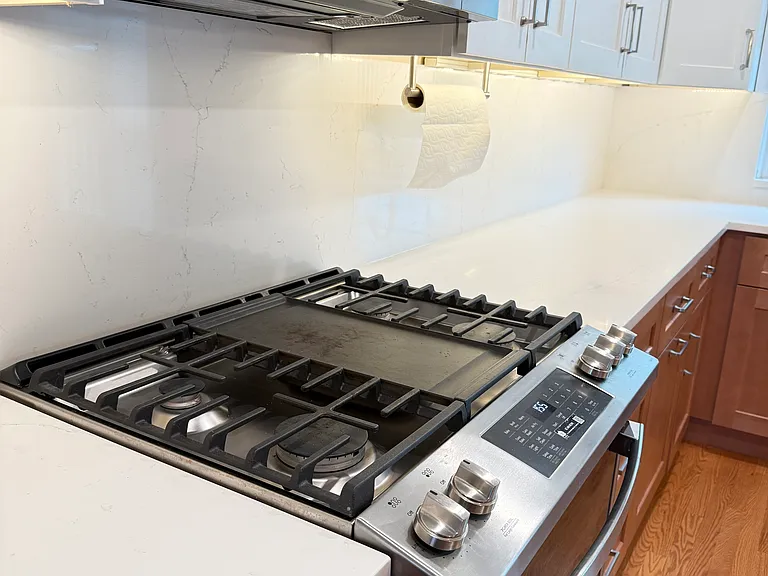 1163 Linden Ave — Photo 9