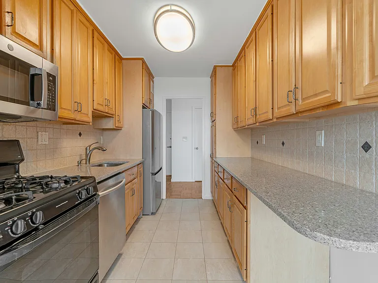2000 Linwood Ave #7-K — Photo 10