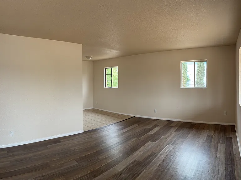 5140 Tropicana Ave — Photo 4