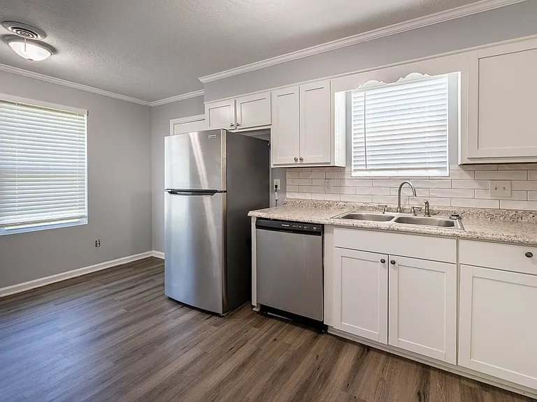 2305 Oketo Dr — Photo 6