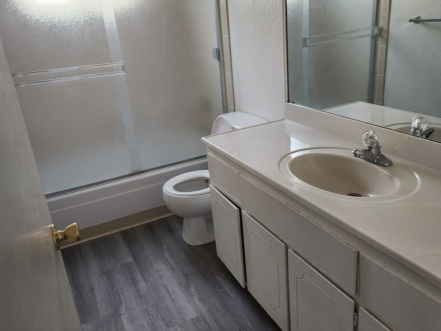 3 bed, 1200 sqft, $3,400 — Photo 3