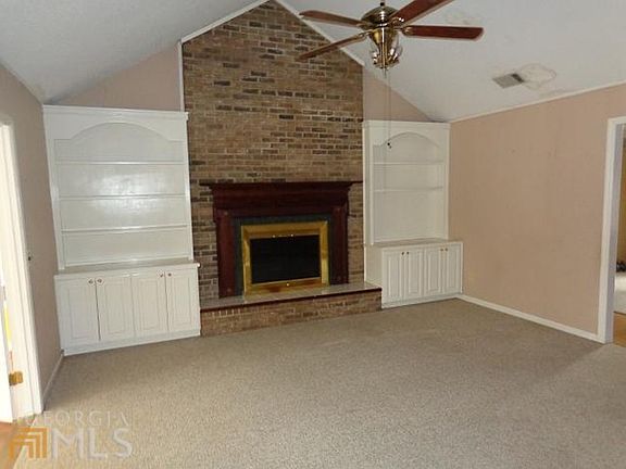 2nd image of 209 Loblolly Ln
