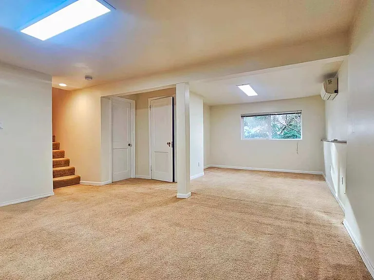 7127 S 130th St — Photo 23