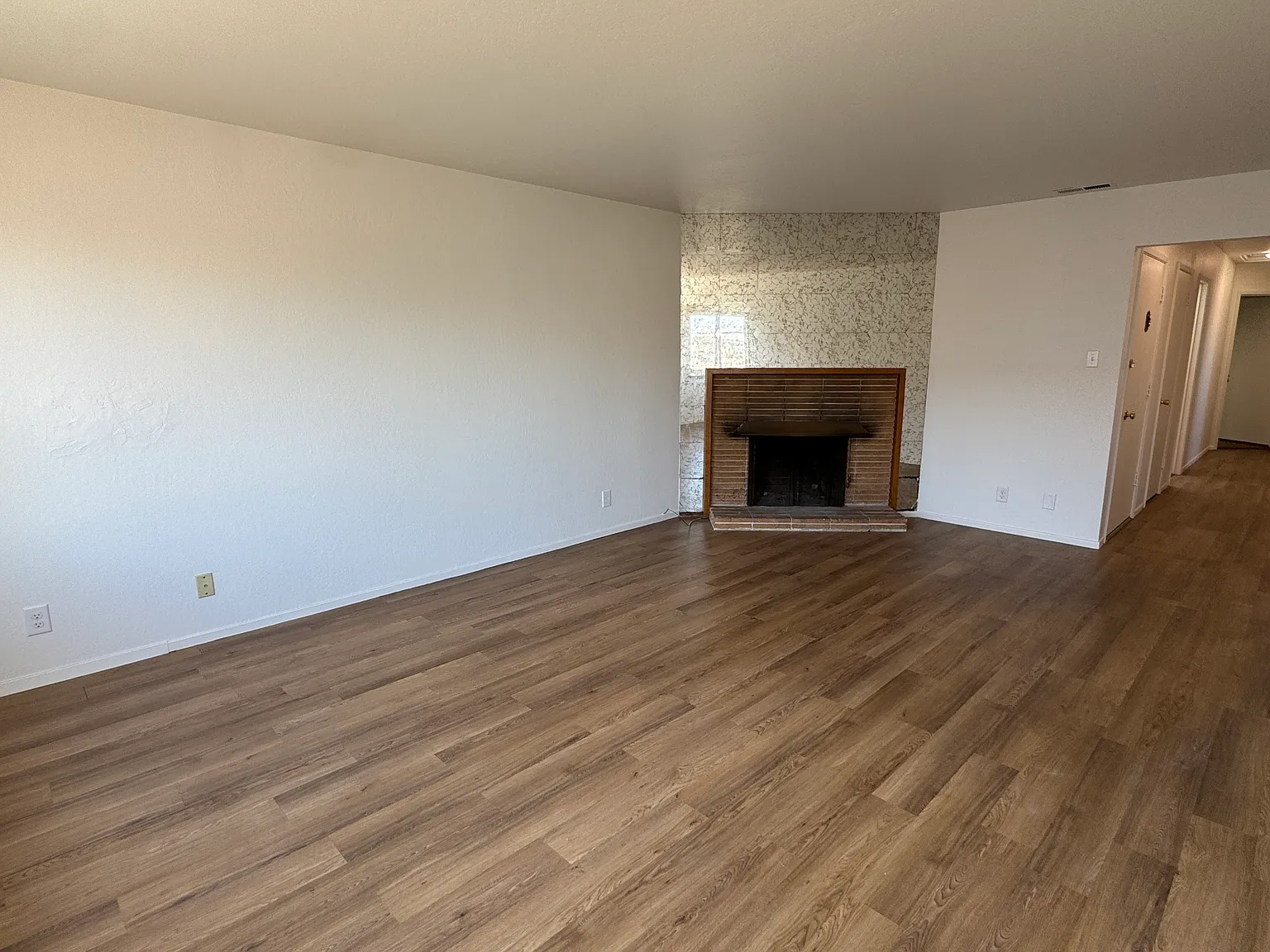 3 bed, 1600 sqft, $3,900 — Photo 3