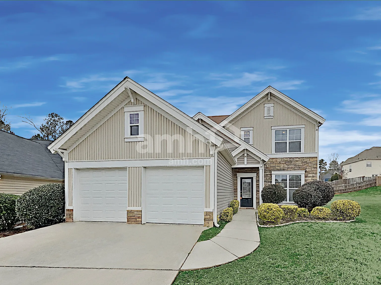 4 bed, 2.5 bath, 1974 sqft, $2,305 — Photo 1