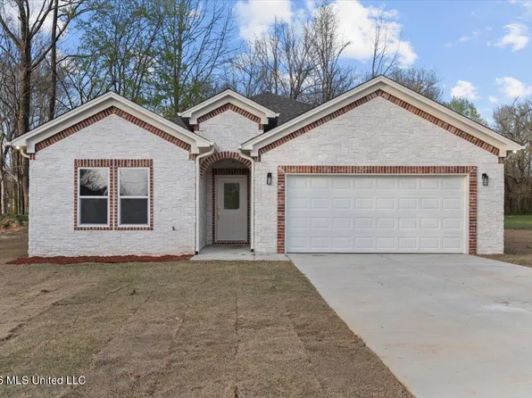 185 Lee Creek Cv, Byhalia, MS 38611