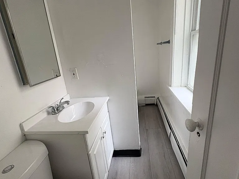 Brooklyn Manor — Photo 29