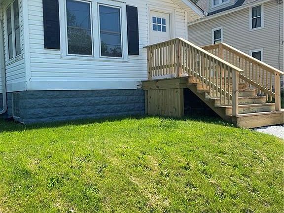 3rd image of 1289 Atwood Ave