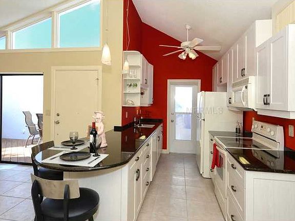 4th image of 1585 Tarpon Center Dr APT 35