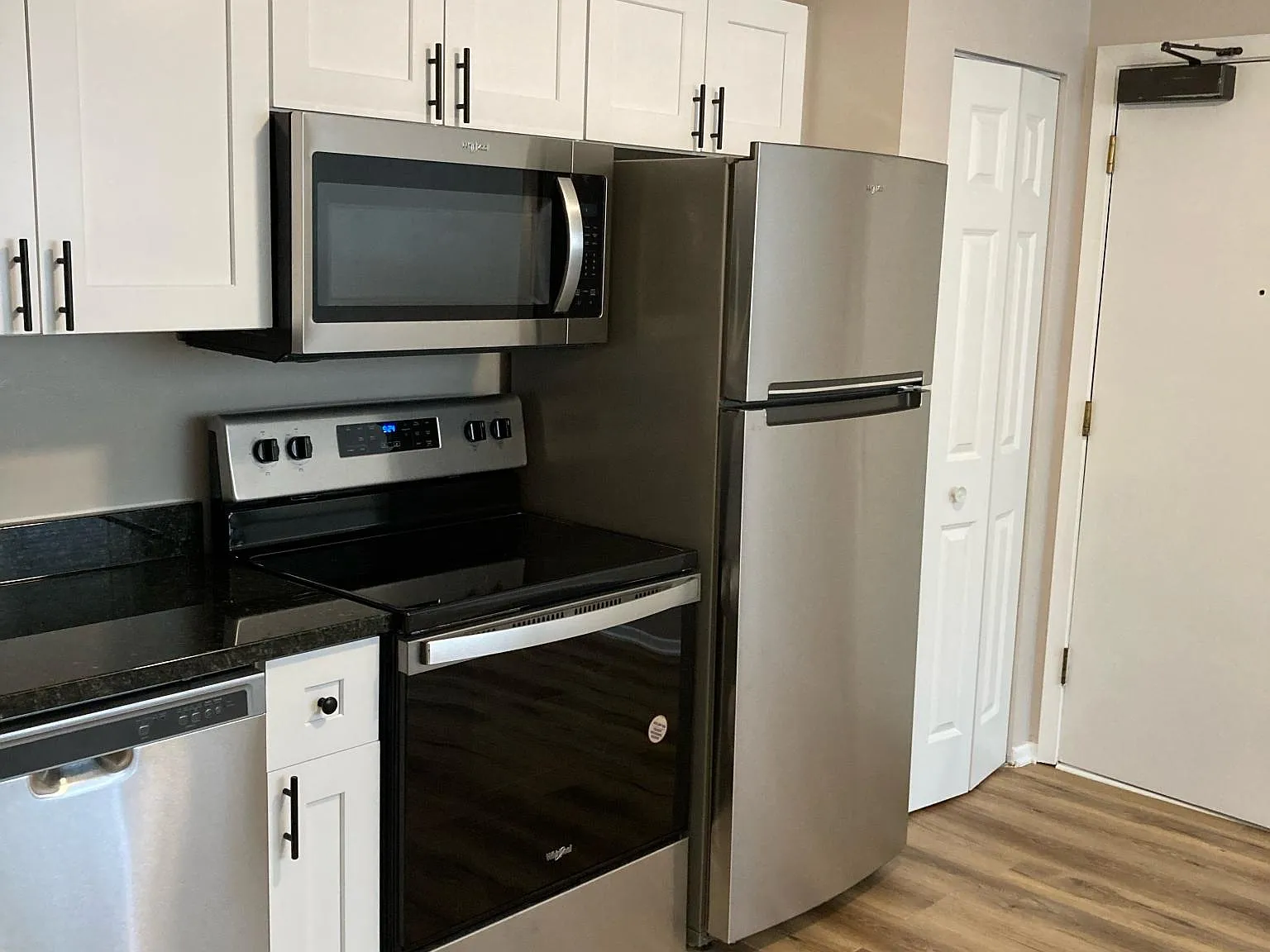 1029 Raymond Ave — Photo 3