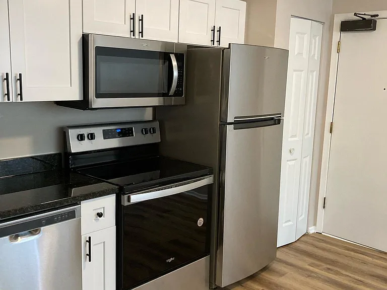 1029 Raymond Ave #4 — Photo 3