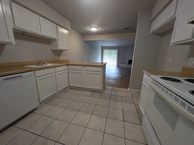 5312 Hastings Dr — Photo 5