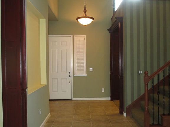 3rd image of 471 Mountain Meadows Dr