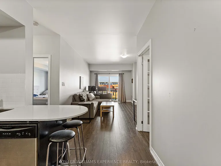 720 Yonge St #307 — Photo 10