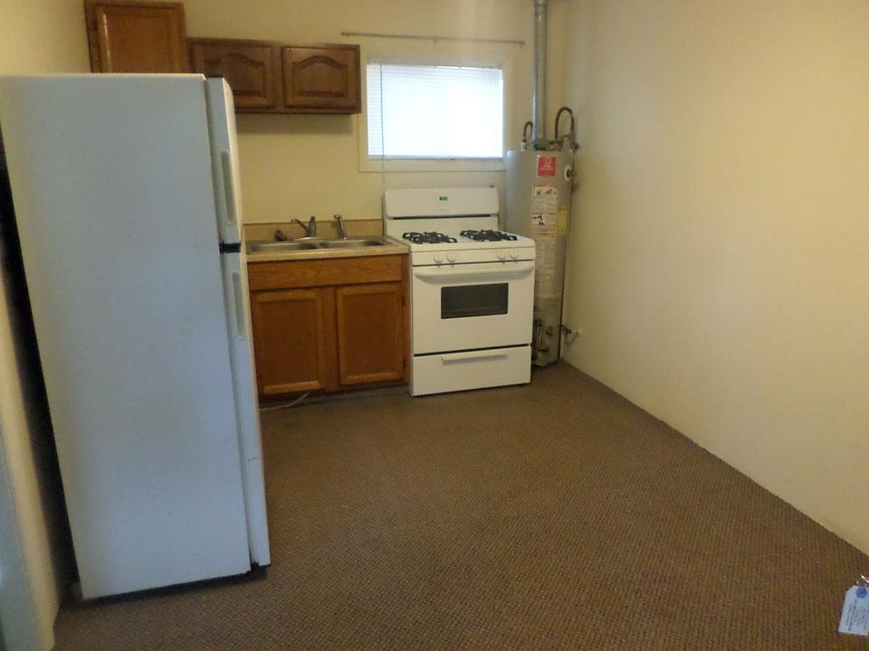 2nd image of 304 1/2 Bell Ave