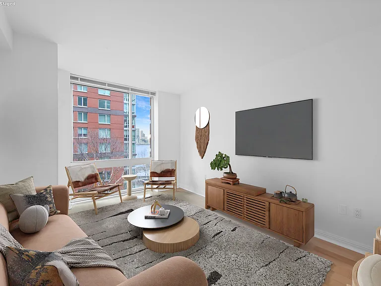 211 N End Ave #10F — Photo 1