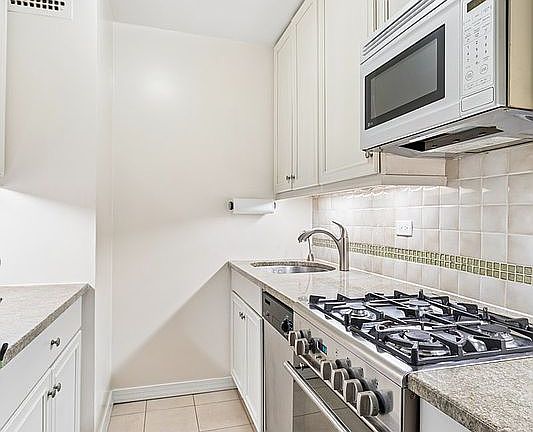 4th image of 440 E 79th St APT 9C
