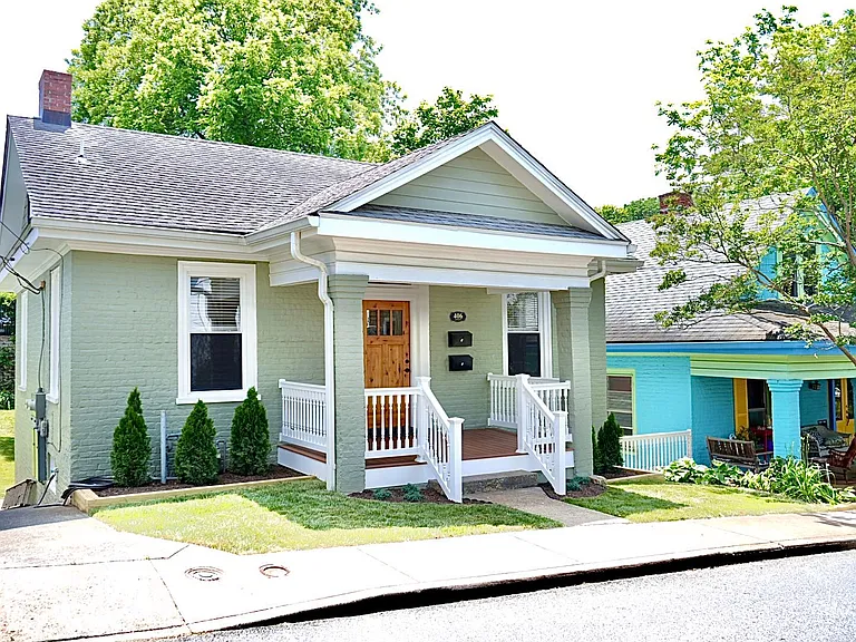 406 Hedge St — Photo 3