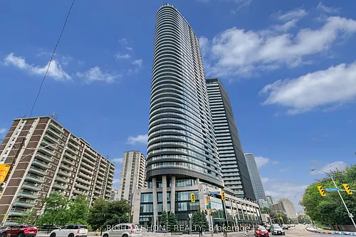 585 Bloor St E Photo 1