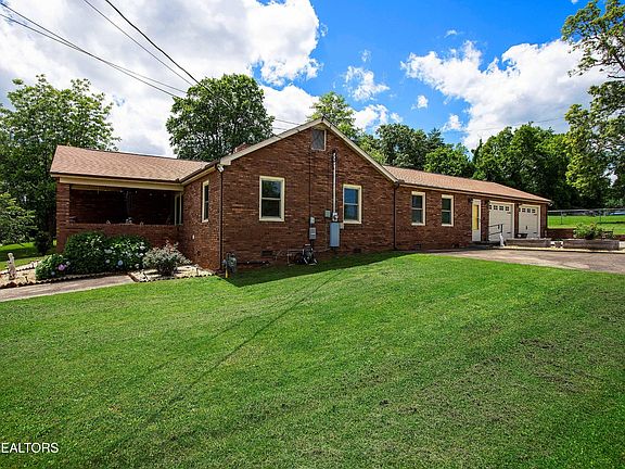 4th image of 2231 Holbrook Dr