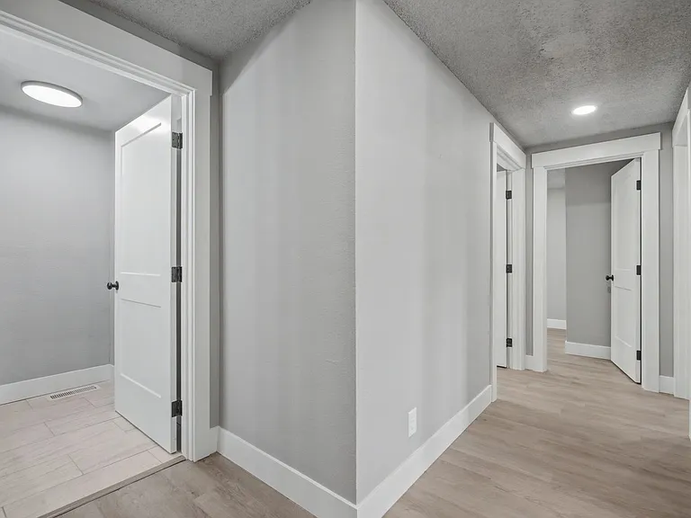 322 S Birch St — Photo 33