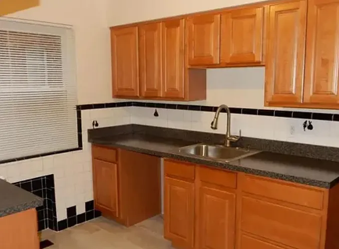 3065 Glenmore Ave #1 — Photo 6