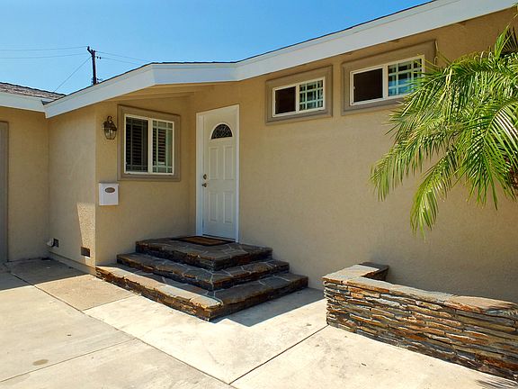 3rd image of 6912 San Bernardo Cir