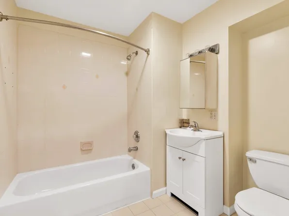 527 A Martin Luther King Jr Drive image 11 of 14