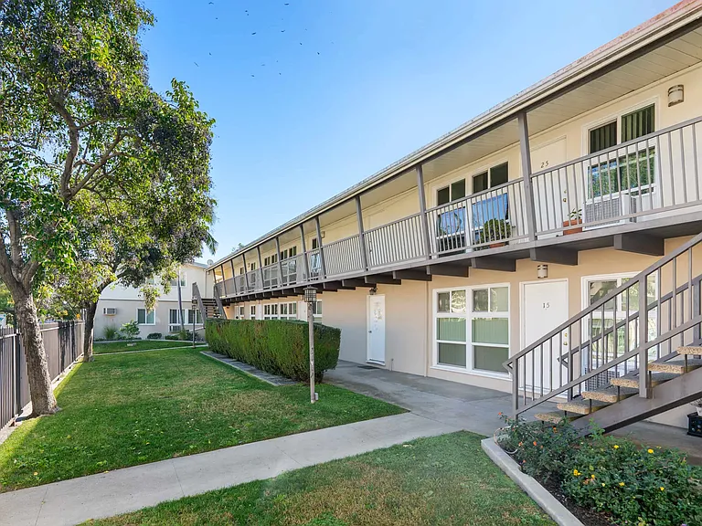 10110 Camarillo Pl. — Photo 11