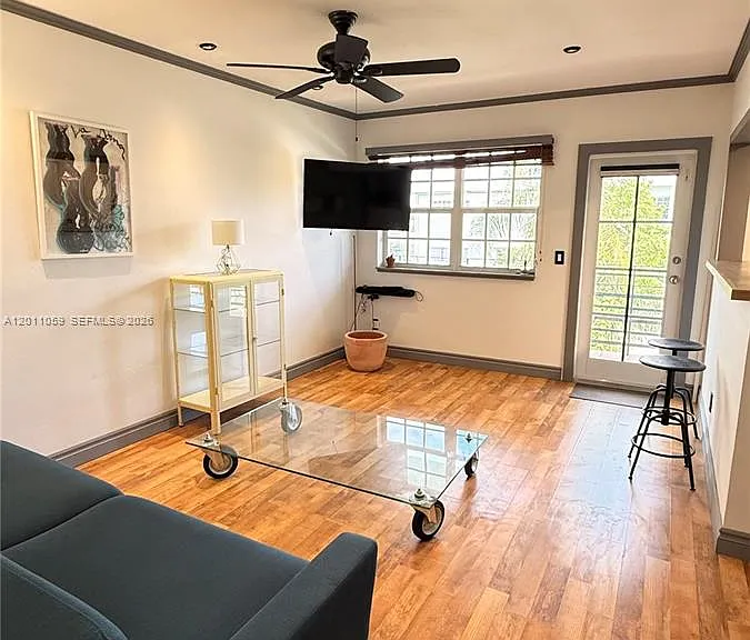 8600 Byron Ave #8 — Photo 32