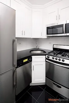 Rented by Modern Spaces | media 30