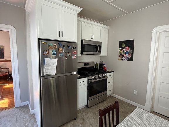 5th image of 14 Greenleaf Ave #1