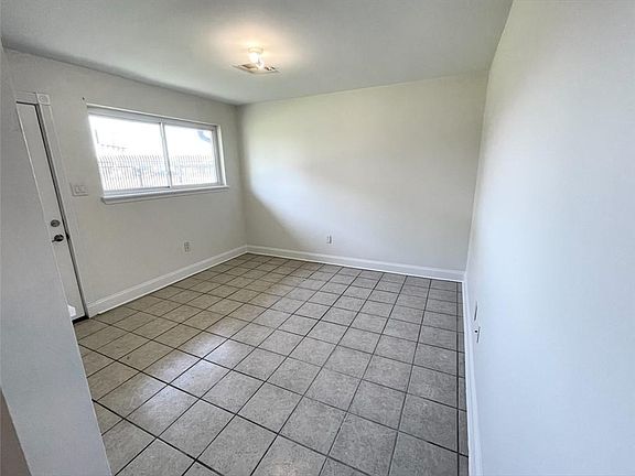 3rd image of 9025 Palm St #B