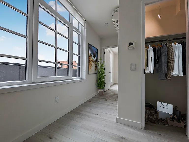 388 Vernon Ave #501 — Photo 6