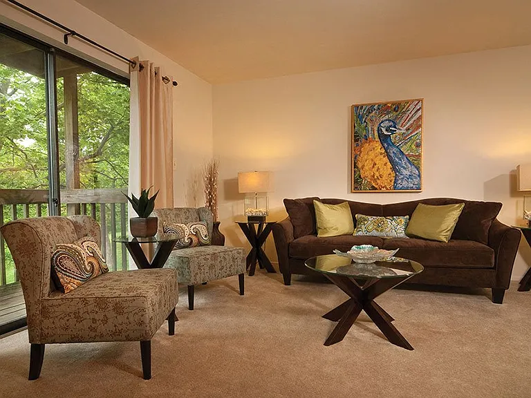 Mansfield Woods Apartments — Photo 3