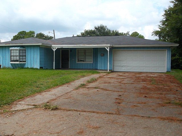 1st image of 5001 Lakeside Dr
