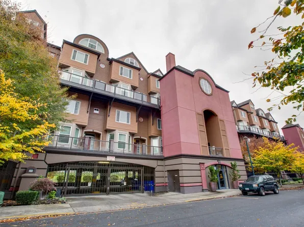 905 N Harbour Dr #15, Portland, OR 97212