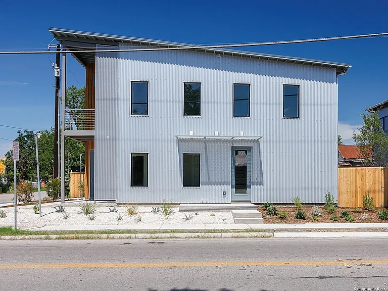 1107 S Cherry St — Photo 27