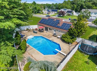 1083 Bandon Rd, Toms River, NJ 08753