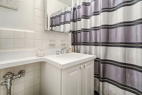 Rented by Warburg | media 5