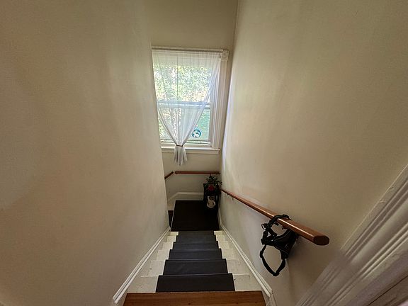 4th image of 2532 Pawtucket Ave #2