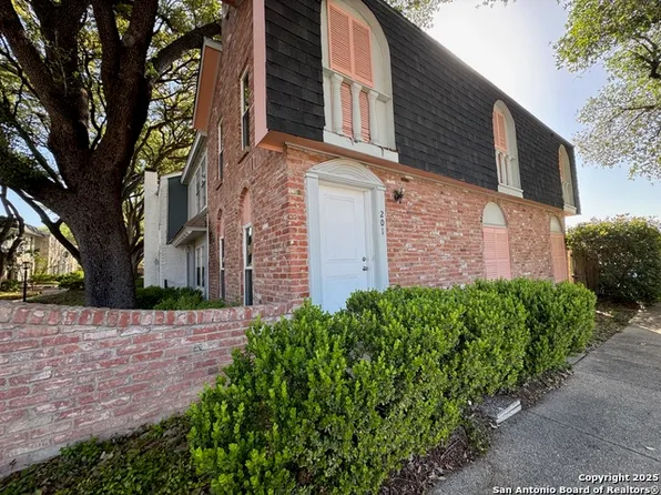 2811 Woodbury Dr APT 201, San Antonio, TX 78217