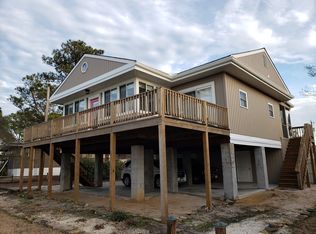 715 Riverside Dr, Deltaville, VA 23043