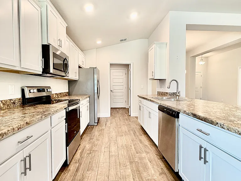 633 W Rexford Dr — Photo 9
